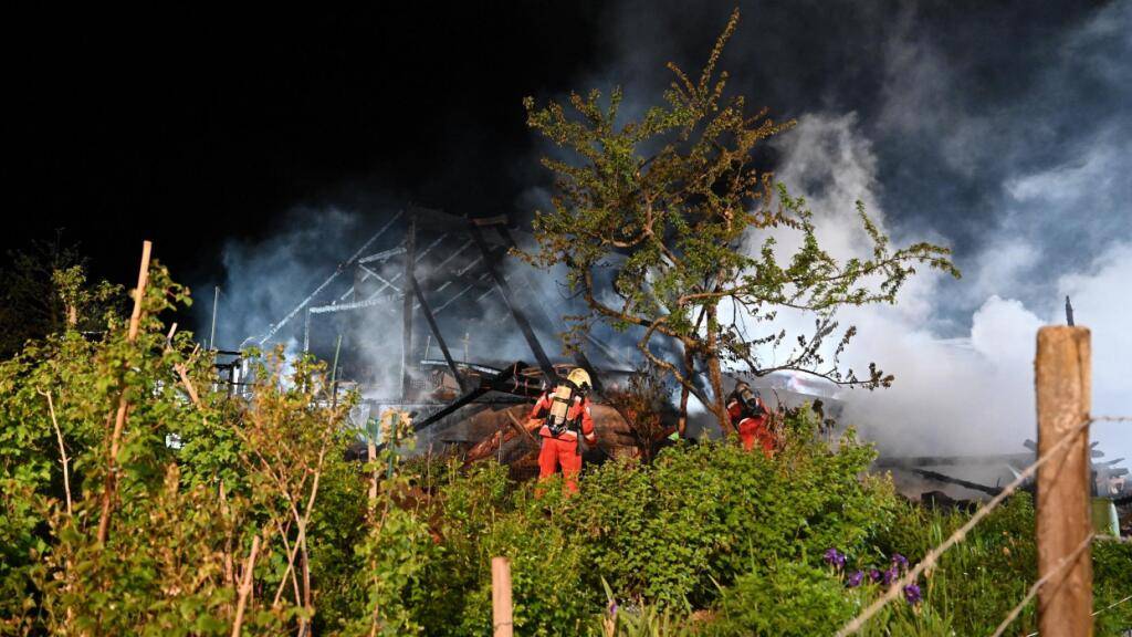 Polizei geht bei Scheunenbrand in Bonstetten von Brandstiftung aus