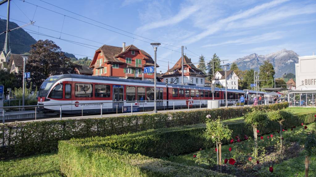 Die Zentralbahn führt im kommenden Dezember den Halbstundentakt zwischen Luzern und Engelberg ein, was auch den Nidwaldner Gemeinden zusätzliche Zug- und Busverbindungen einbringt. (Archivaufnahme)