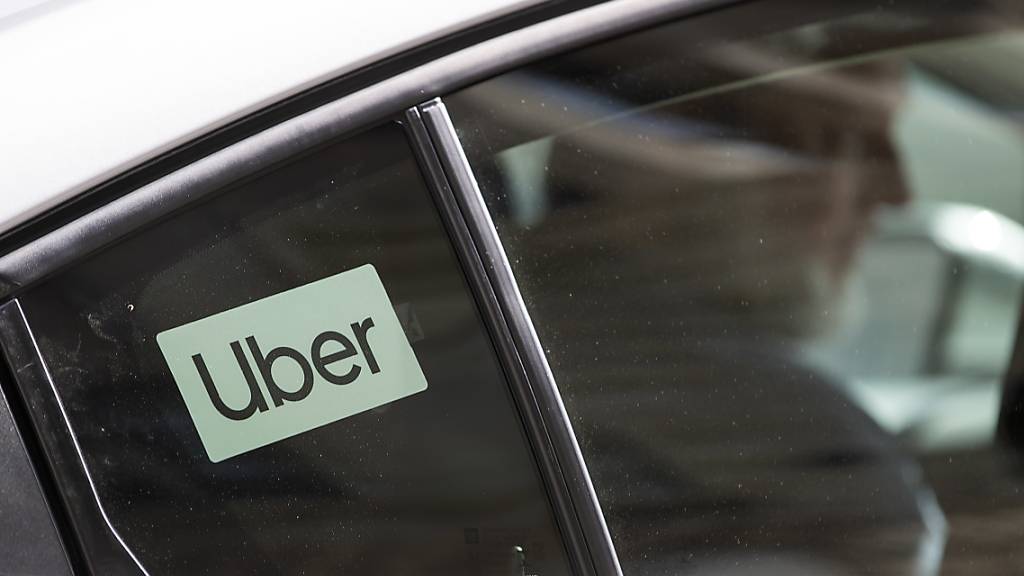 Der US-Fahrdienstvermittler Uber darf in Kolumbien vorerst nicht mehr tätig sein. (Symbolbild)