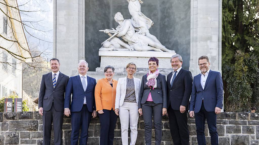 Der Nidwaldner Regierungsrat lehnt eine strengere Reglung der Interessenbindungen im Regierungsrat ab. (Archivbild)