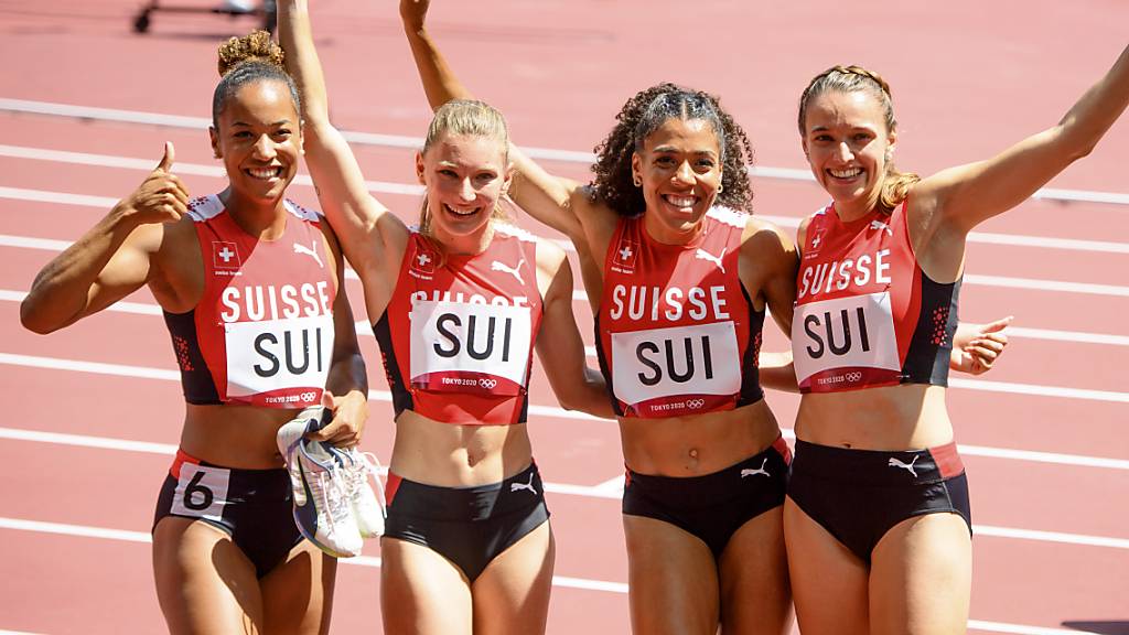 Die Schweizer 4x100-m-Staffel freut sich über den Schweizer Rekord - und hofft weiter auf eine sensationelle Staffel-Medaille