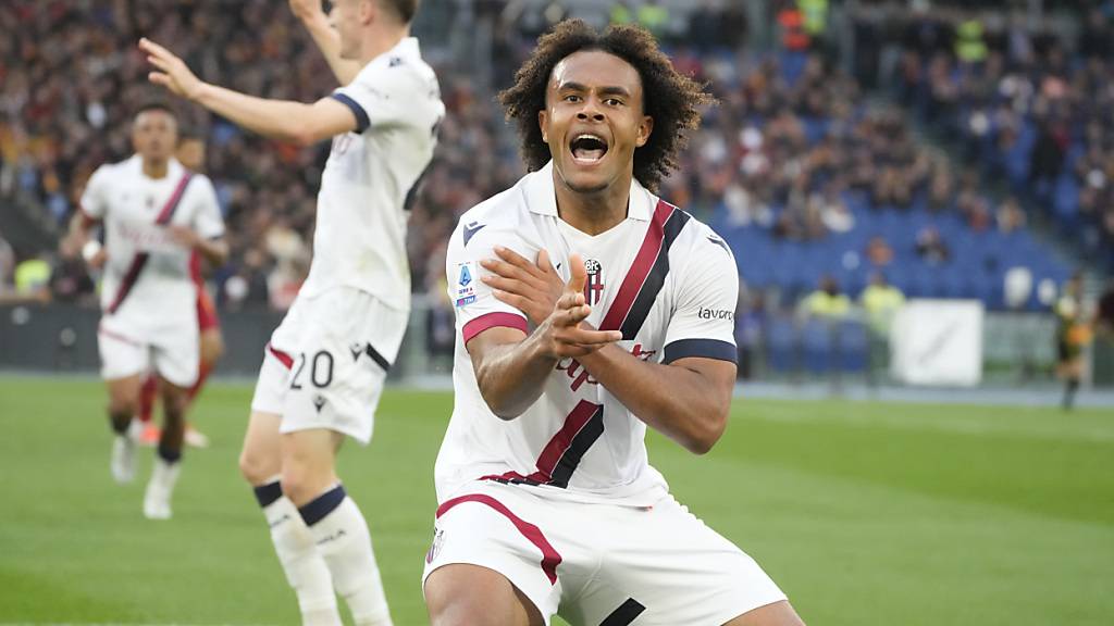 Joshua Zirkzee spielte letzte Saison sehr erfolgreich beim FC Bologna