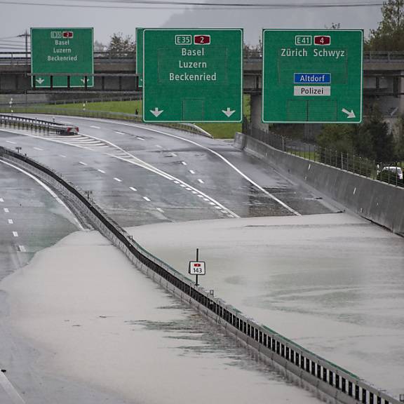 Autobahn A2 nach Sperrung wegen Starkregen wieder offen