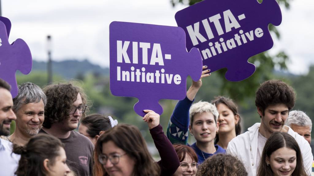 Das Parlament hat einen Gegenvorschlag zur Kita-Initiative gezimmert. Der Bund soll demnach auch künftig die familienergänzende Kinderbetreuung finanziell fördern. (Archivbild)