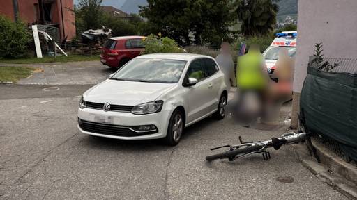 Velofahrer verletzt sich bei Kollision in Roveredo GR schwer