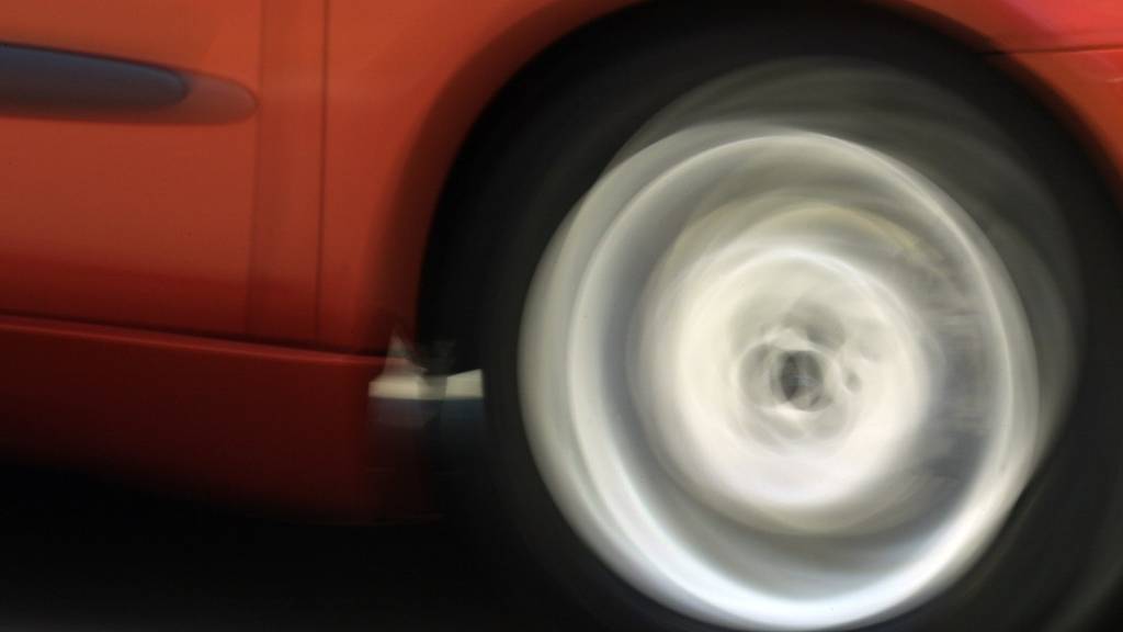 In Wichtrach wurde ein Autofahrer mit 204 km/h geblitzt. (Symbolbild)