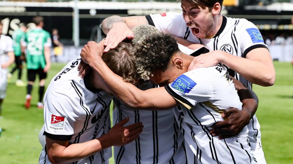Grenzenloser Jubel in Elversberg über den erstmaligen Auftsieg in die Bundesliga