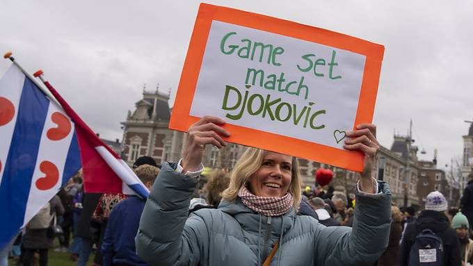 Tausende bei Protestaktionen gegen niederländische Corona-Politik