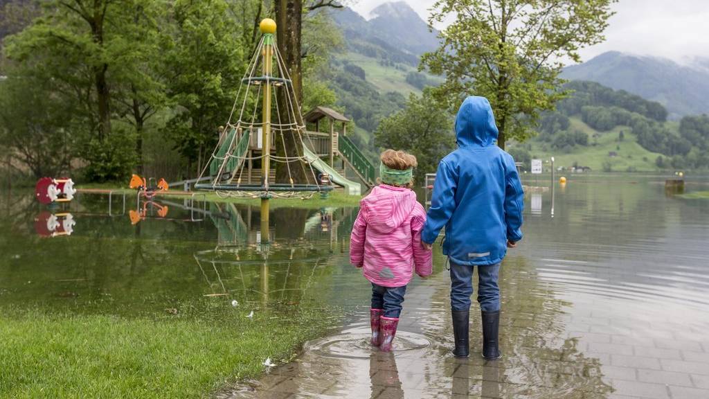 Starkregen führt zu Überflutungen in Schwyz