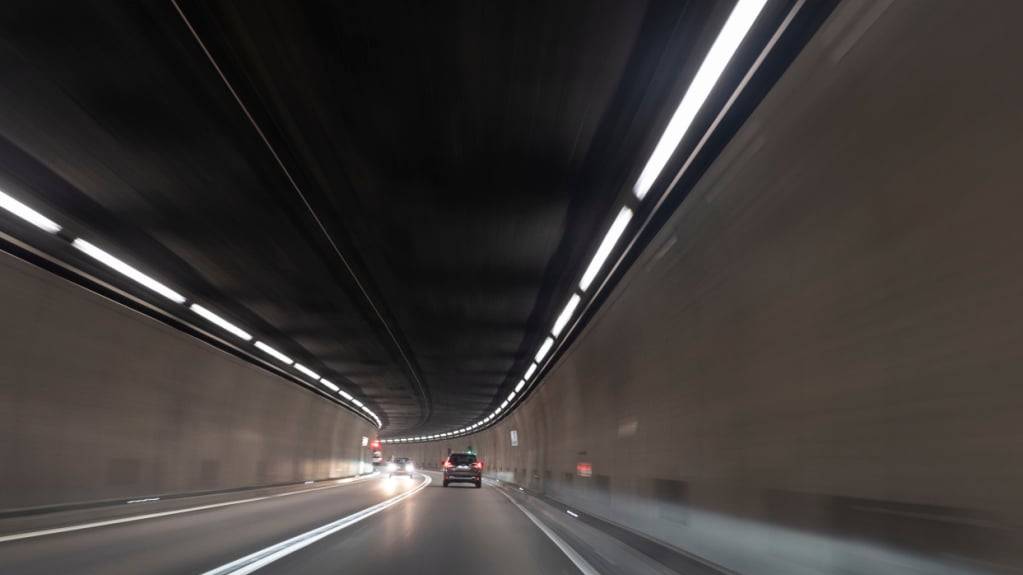 Der Gotthard-Strassentunnel musste am Mittwochmorgen wegen eines Unfalls während mehrerer Stunden gesperrt werden. Verletzt wurde beim Unfall niemand. (Archivbild)