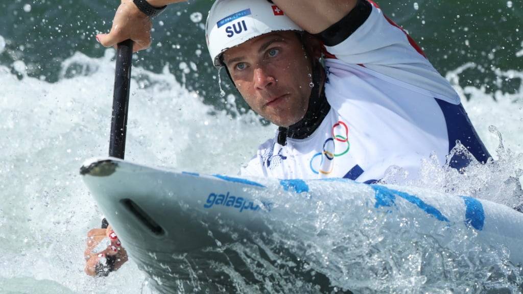 Martin Dougoud bekundet im olympischen Wildwasser-Kanal in Vaires-sur-Marne keine Mühe. Der Genfer qualifiziert sich im Kajak-Einer souverän für die Halbfinals