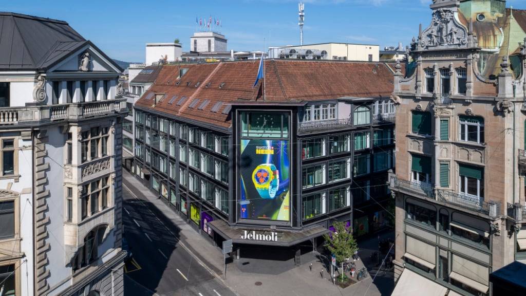 Der Immobilienkonzern Swiss Prime Site, die Besitzerin des Jelmoli-Hauses, stellt für das Gesamtjahr einen stabilen Mietertrag in Aussicht - trotz der temporär wegfallenden Mieten, etwa aus dem Umbau des Gebäudes an der Zürcher Bahnhofstrasse. (Archivbild)