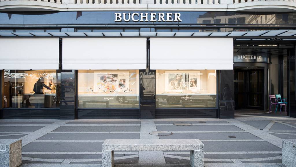 Leere vor der Bucherer-Filiale am Schwanenplatz in Luzern.