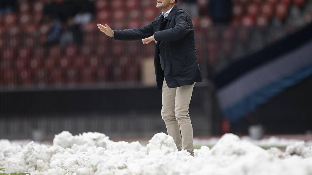 St. Gallens Trainer Peter Zeidler dirigierte sein Team im Schnee zum Auswärtssieg