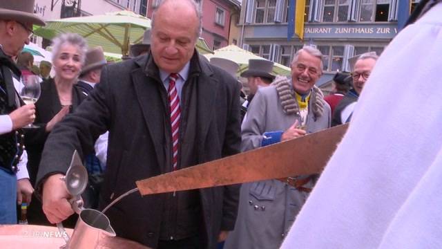 Münsterhof-Brunnen wird zu Weinschenke