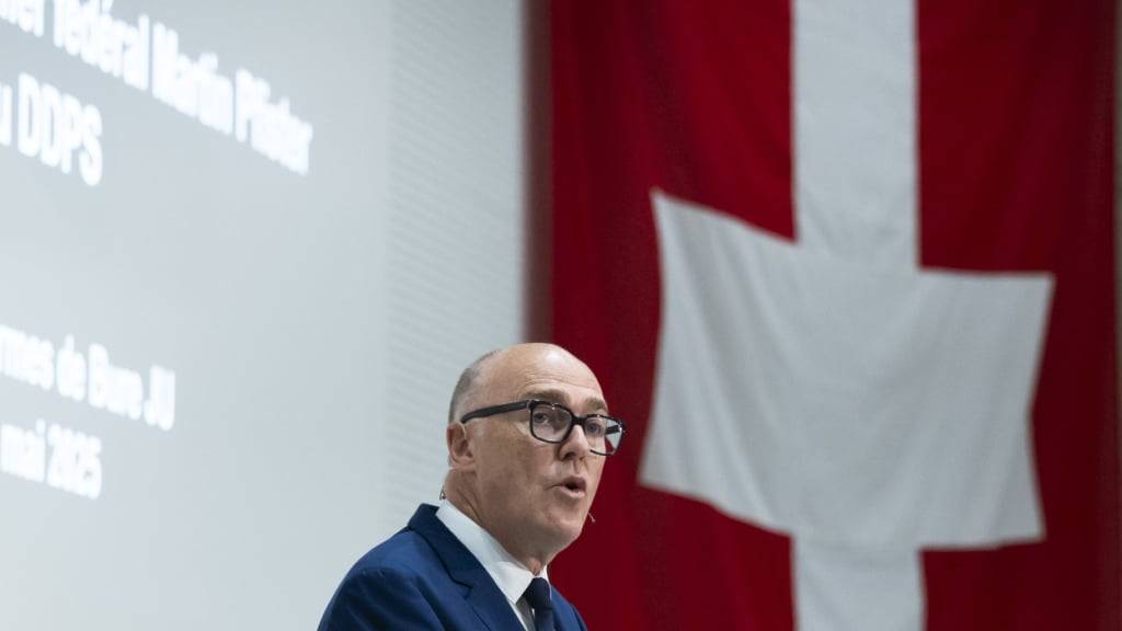 «Keine Zeit für langes Schweigen»: Der neue Verteidigungsminister Martin Pfister stellt vor den Medien seine sicherheitspolitischen Schwerpunkte vor.