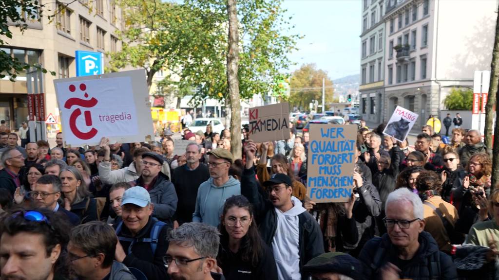 Tamedia-Angestellte protestieren in Zürich gegen Entlassungen