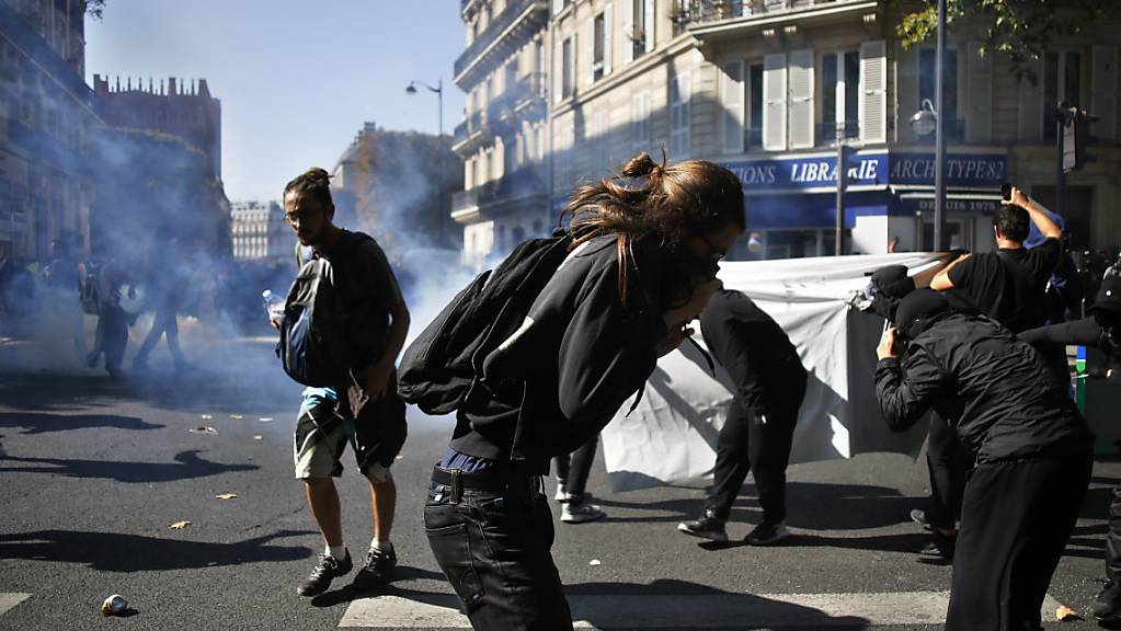 Ausschreitungen und über 100 Festnahmen: In Paris fanden am Samstag gleich drei Demonstrationen statt.