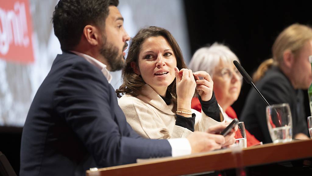 Sie bilden weiterhin das Co-Präsidium der SP Schweiz: Cédric Wermuth und Mattea Meyer (links)