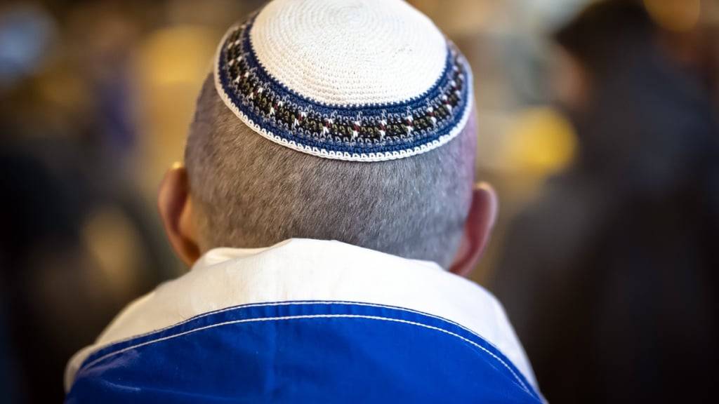 In der Schweiz gibt es laut einem Bericht weiterhin Lücken bei den Massnahmen zur Bekämpfung von Rassismus und Antisemitismus. (Archivbild)