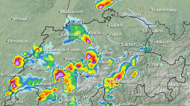 Gewitter rollen auf Zürich zu