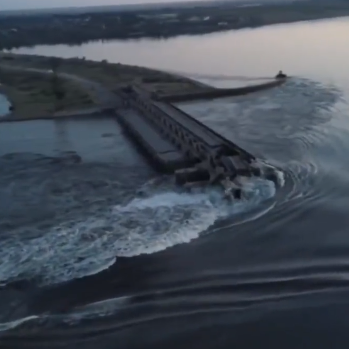 Unbekannte zerstören Damm in Ukraine – verheerende Überschwemmungen befürchtet