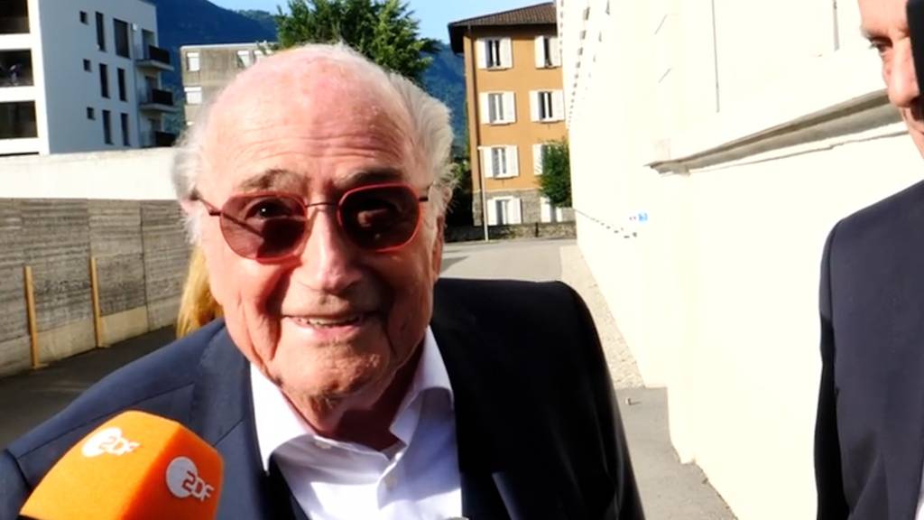 «Ich bin gut gelaunt»: Sepp Blatter erscheint vor Bundesstrafgericht