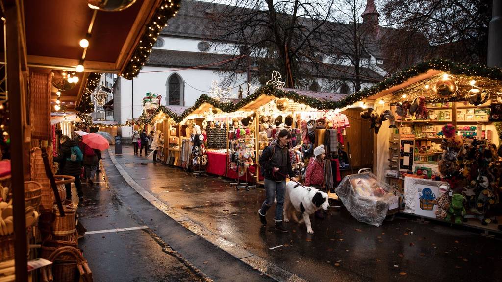 Weihnachtsmarkt am Franziskanerplatz in Luzern