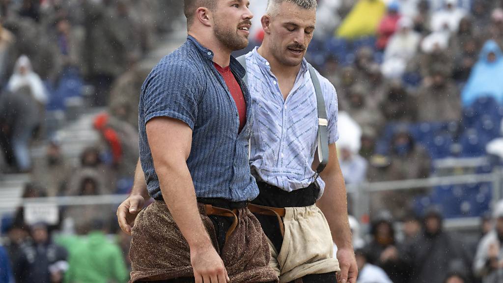 Auf der Schwägalp gab es im Schlussgang keinen Sieger im Duell zwischen Fabian Staudenmann (links) und Samuel Giger. In Appenzell sind der Berner und der Thurgauer die Topfavoriten auf den Festsieg