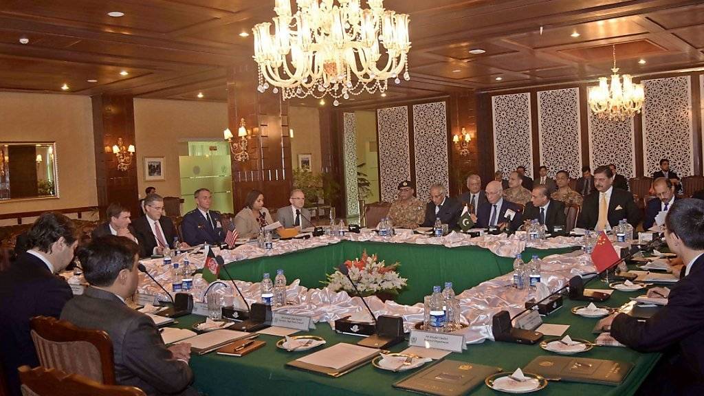 Die Verhandlungsteilnehmer beraten in Islamabad über den neuen Friedensplan für Afghanistan.