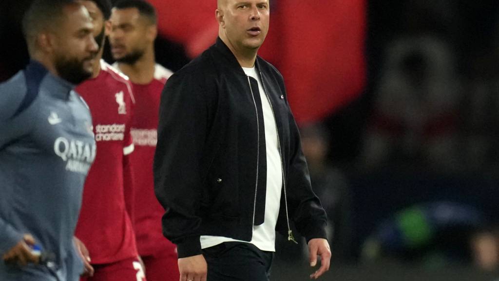 Der Druck auf Arne Slot wächst: In Paris griffen die taktischen Änderungen des Niederländers nicht