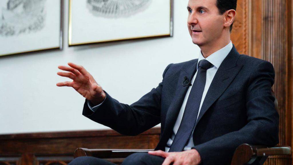ARCHIV - Die von der syrisch-arabischen Nachrichtenagentur SANA zur Verfügung gestellte Aufnahme zeigt Baschar al-Assad, Präsident von Syrien, während eines Interviews. Foto: