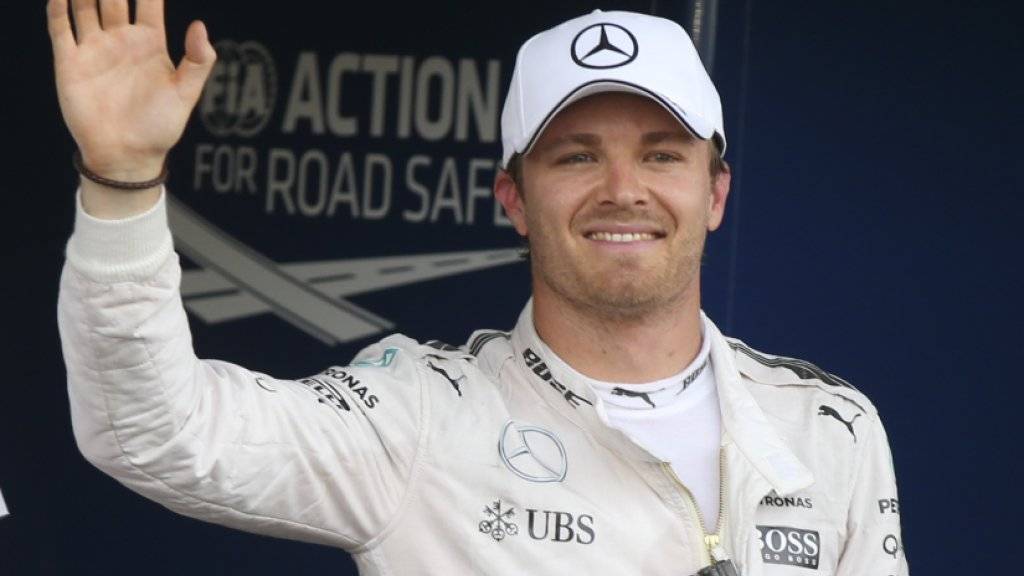 Nico Rosberg winkt den Fans zu: Pole-Position, Start-Ziel-Sieg und schnellste Rennrunde