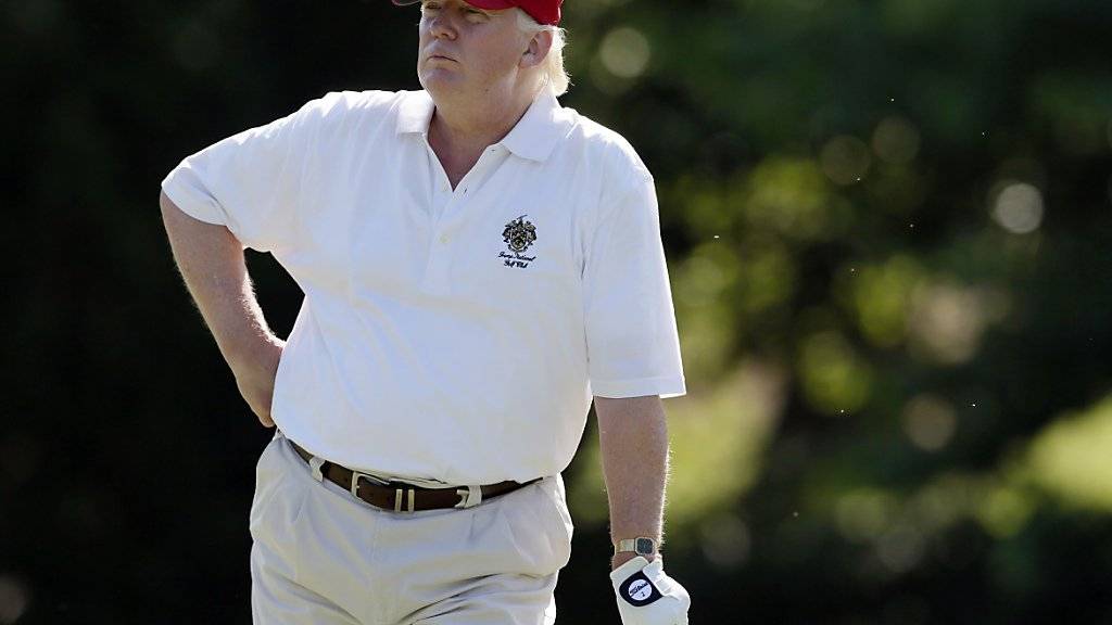 US-Präsident Donald Trump ist ein begeisterter Golfspieler und besitzt mehrere Clubs. (Archivbild)