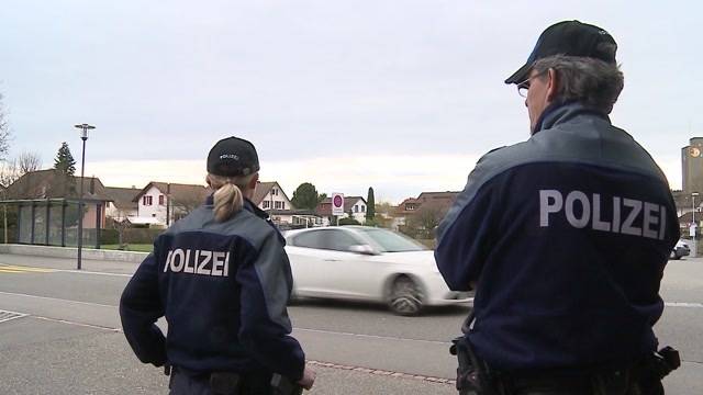 Polizei büsst Eltern-Taxis