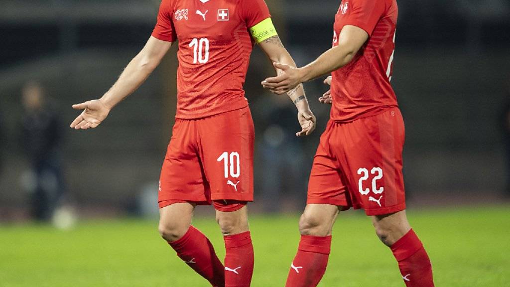 Bei den Schweizern lief gegen Katar nichts zusammen. Granit Xhaka (Nummer 10) und Fabian Schär sind ratlos