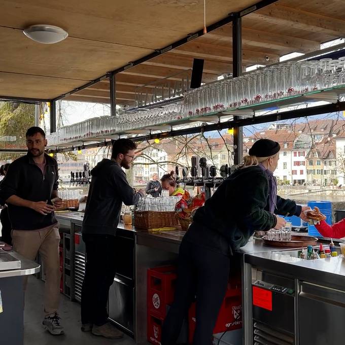 Prosit – das heisst es an der Hafebar neu schon drei Stunden früher