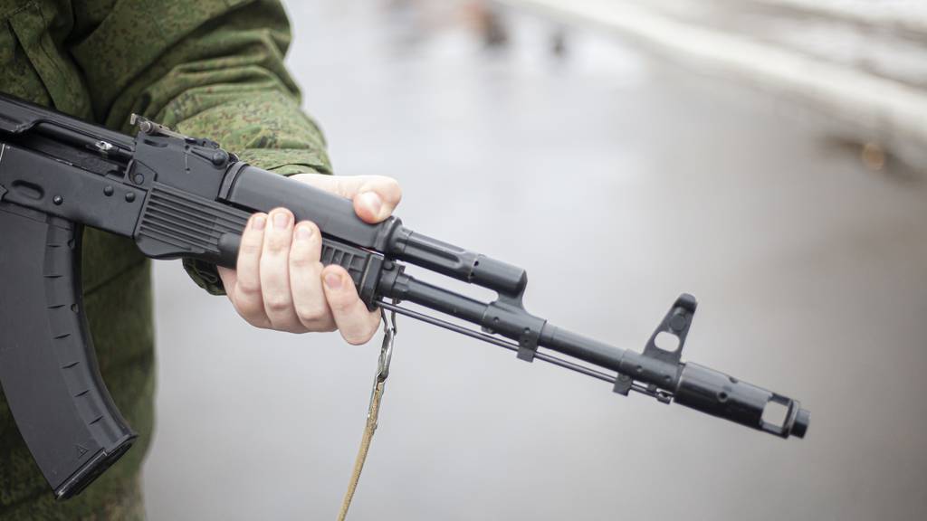 Kalaschnikow Gewehr Waffe Symbolbild