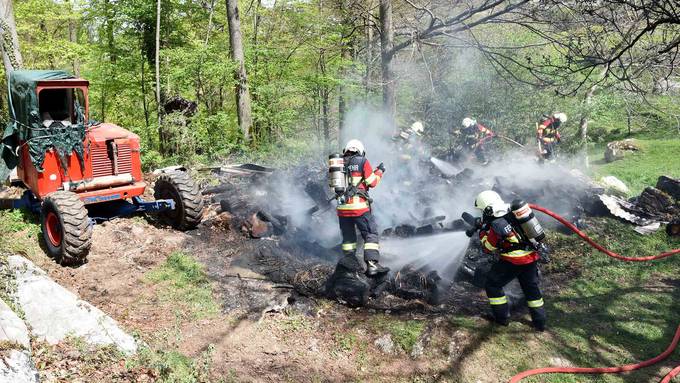 Anwohner verletzt sich bei Brand in Obbürgen