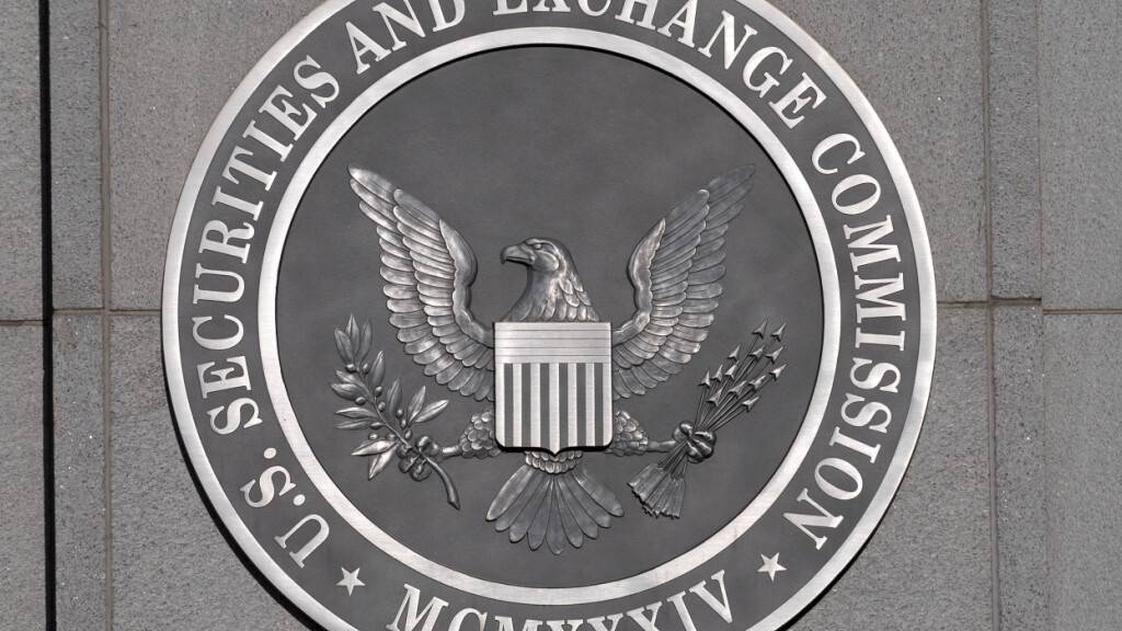 Das Logo der SEC an einem Gebäude in Washington. (Archivbild)