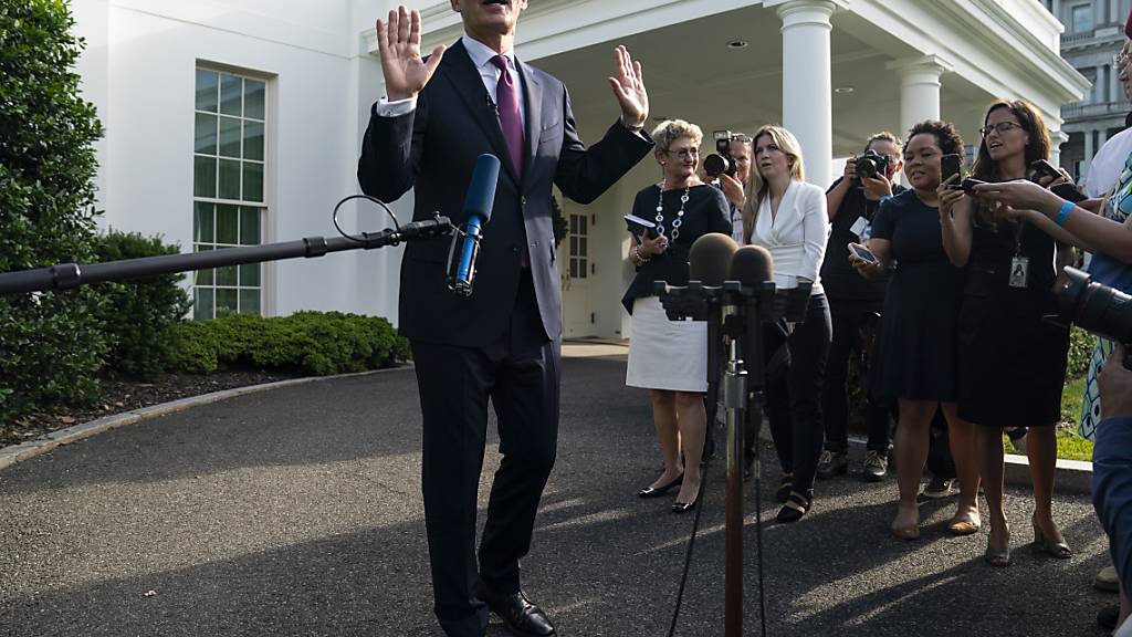 Jens Stoltenberg, NATO-Generalsekretär, spricht zu Reportern nach einem Treffen mit US-Präsident Biden im Weißen Haus. Foto: Evan Vucci/AP/dpa