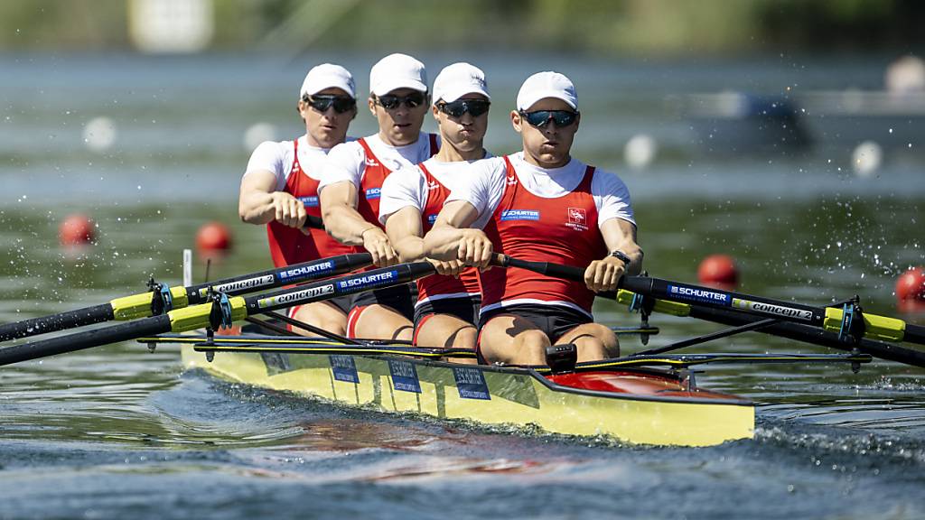 Schweizer Vierer nimmt auf dem Rotsee Kurs Richtung Paris