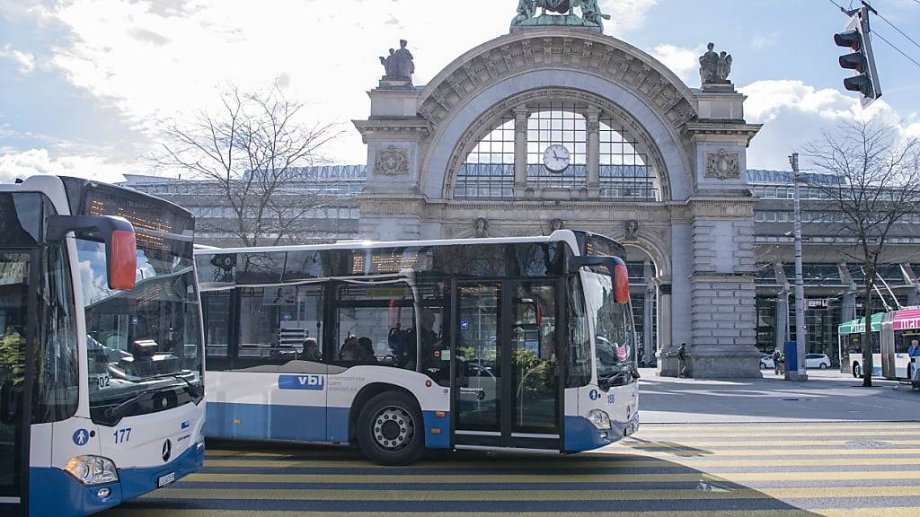 Luzerner Verkehrsverbund schafft Bargeldbezahlung in Bussen ab