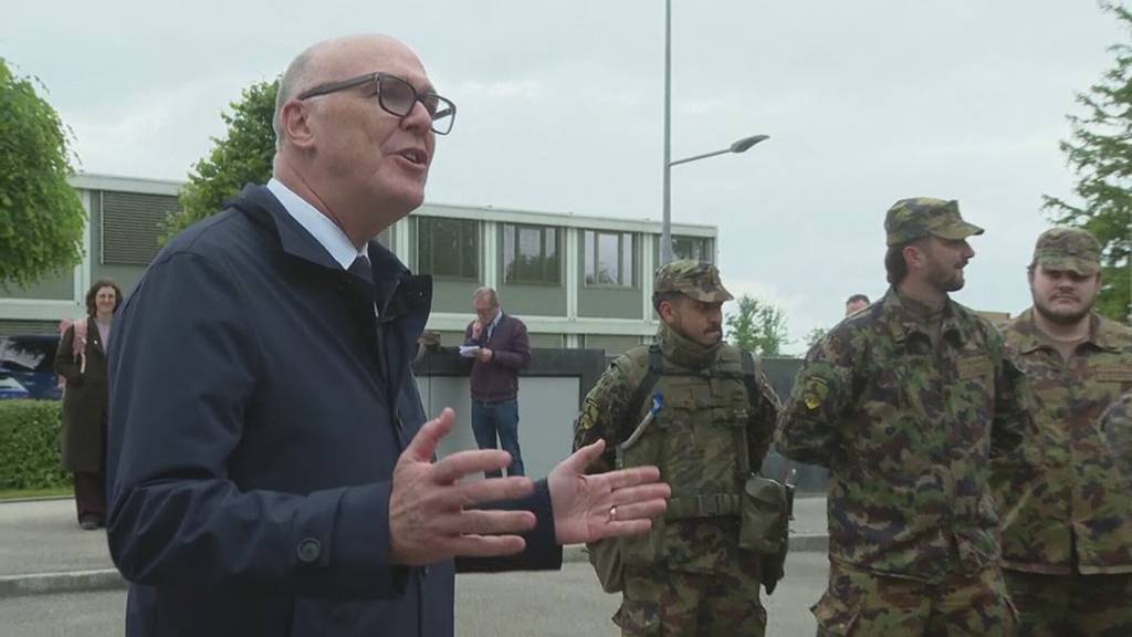 Armee: Martin Pfister will mehr Geld und mehr Soldatinnen