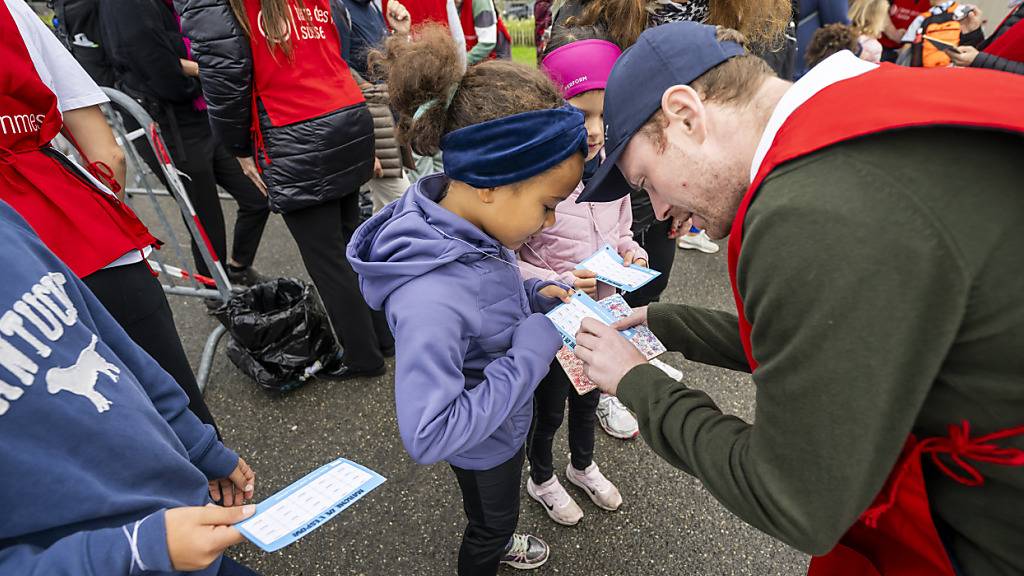 Geldsammeln für Mali, damit Kinder dort wieder in die Schule zurückfinden. Darum ging es am Sonntag in Genf am Marsch der Hoffnung von Terres des Hommes. Rund 2500 Kinder beteiligten sich an der Aktion.