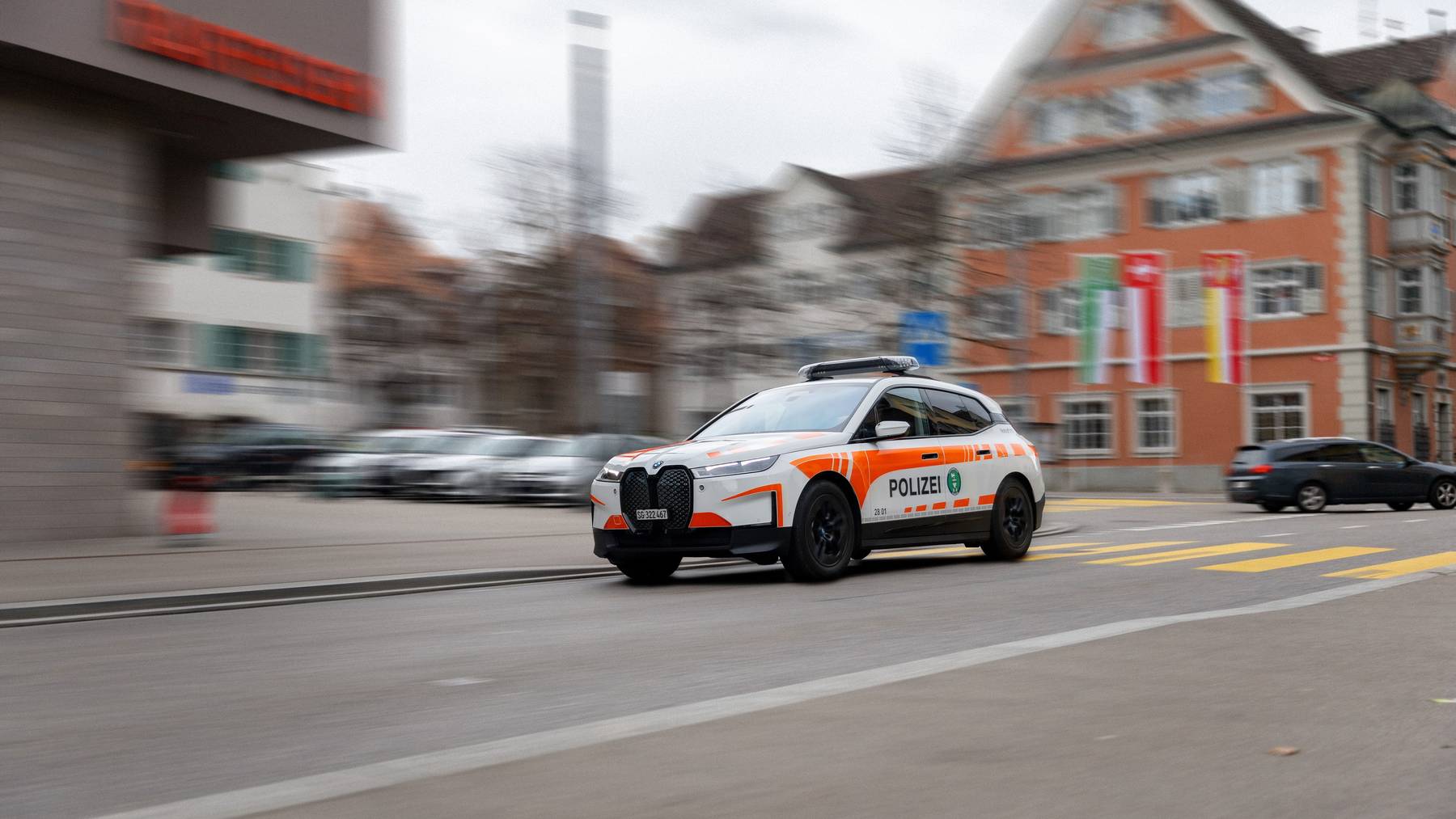 Die Staatsanwaltschaft des Kantons St.Gallen eröffnete ein Strafverfahren und beauftragte die Kantonspolizei St.Gallen mit Ermittlungen zum verantwortlichen Autofahrer. (Symbolbild)