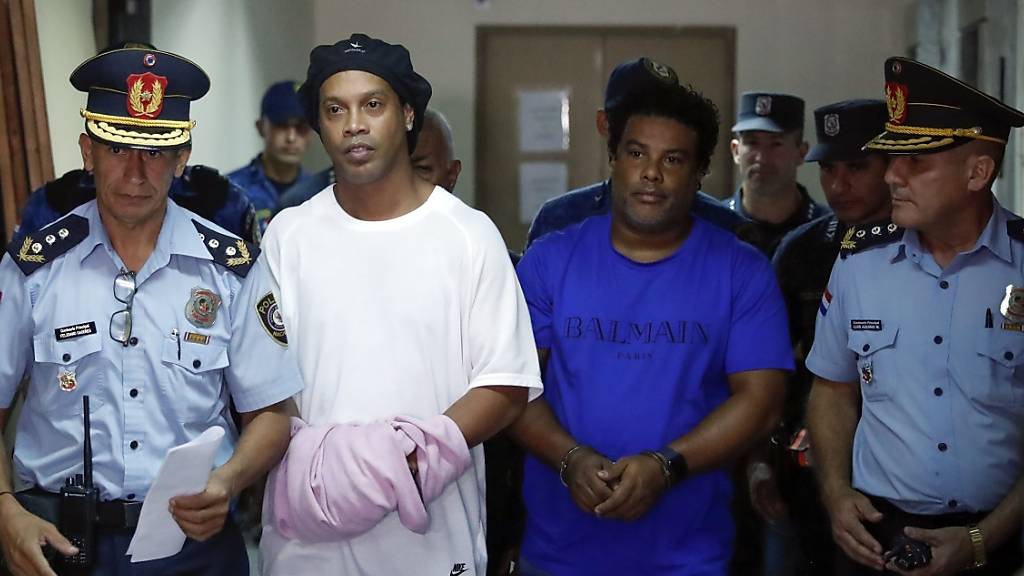 Ex-Fussballstar Ronaldinho muss in U-Haft bleiben