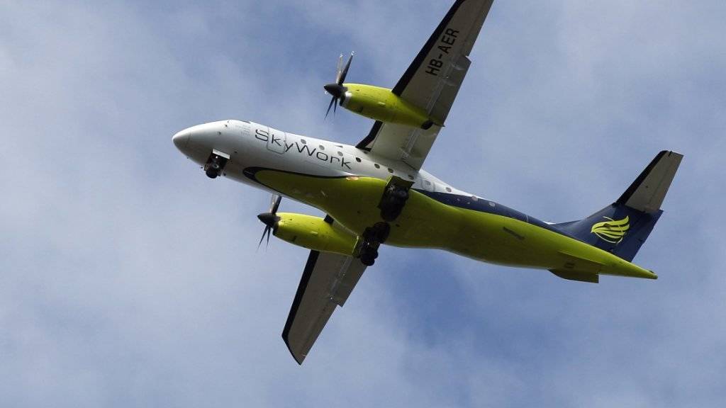 Die Flugzeuge der SkyWork Airline dürfen wegen finanziellen Problemen vorerst nur noch bis Ende Monat fliegen. Das hat das Bundesamt für Zivilluftfahrt (BAZL) entschieden. (Archiv)