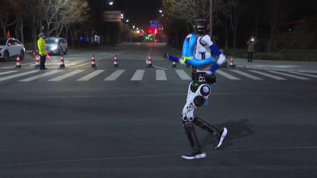 Roboter trainieren für Halbmarathon in Peking