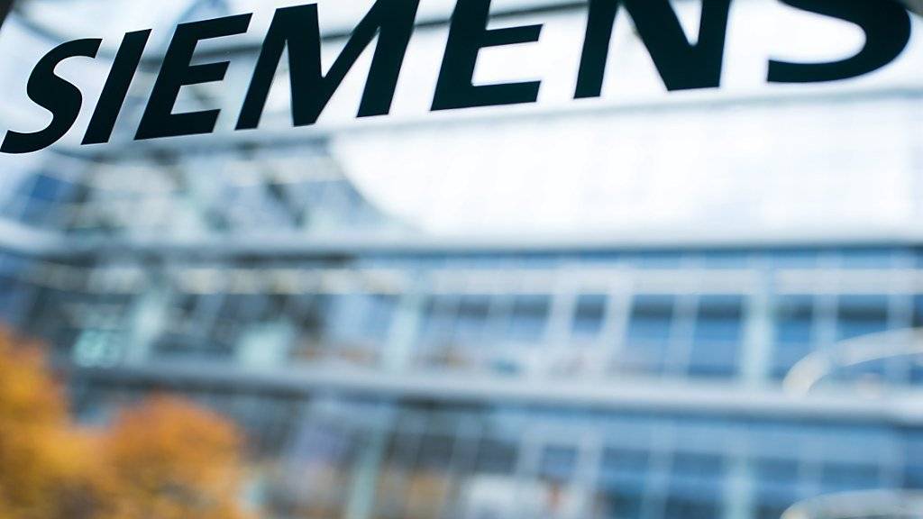 Siemens muss erneut den Sparhebel ansetzen und baut Stellen ab. (Archivbild)